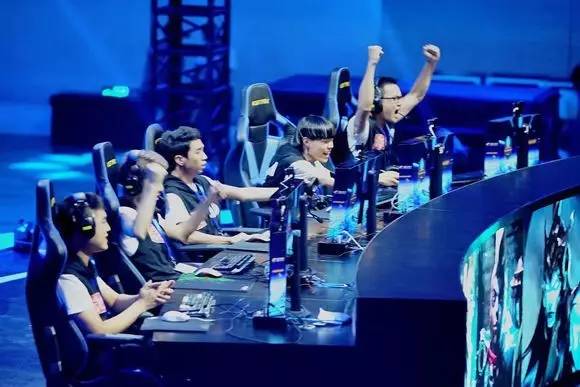 Bin：我认为只要打出我们的正常水平 是很好赢90%的队伍的